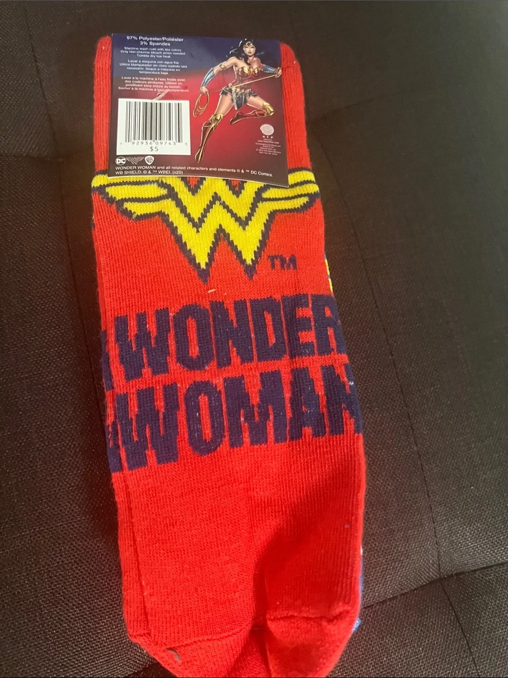 #3041**DC Wonder Woman Men's Low-Cut Socks - Grey with Yellow Logo
